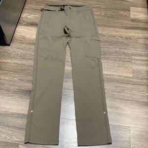 Prana Zion Hiking Pants in Olive Green Waiste 28